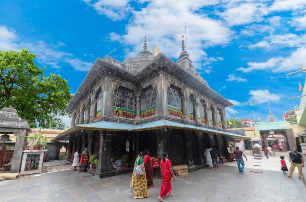 Why is Gaya the Most Sacred Place for Ancestor Rituals? Mythology, Science & Faith